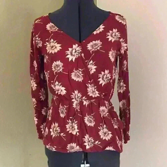 FOREVER 21 long sleeve Flower peplum  top size SMALL - Picture 1 of 4